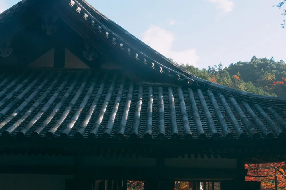 神社の瓦屋根